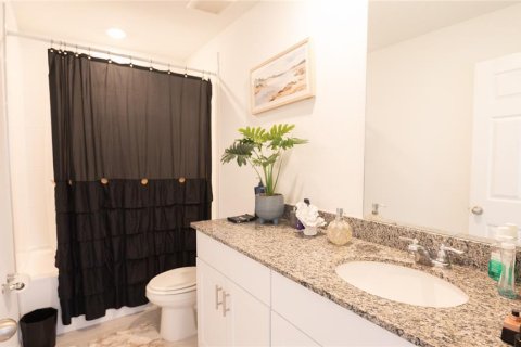 Villa ou maison à vendre à Poinciana, Floride: 4 chambres, 252.14 m2 № 2389128 - photo 13