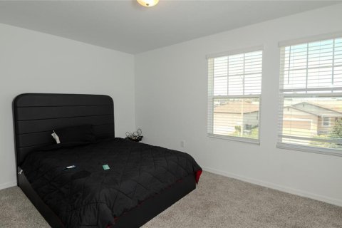 Villa ou maison à vendre à Poinciana, Floride: 4 chambres, 252.14 m2 № 2389128 - photo 14