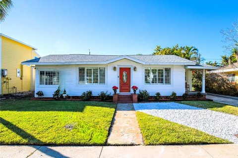 Villa ou maison à vendre à Clearwater, Floride: 3 chambres, 196.95 m2 № 2403010 - photo 2