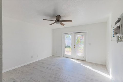 Villa ou maison à vendre à Clearwater, Floride: 3 chambres, 196.95 m2 № 2403010 - photo 6