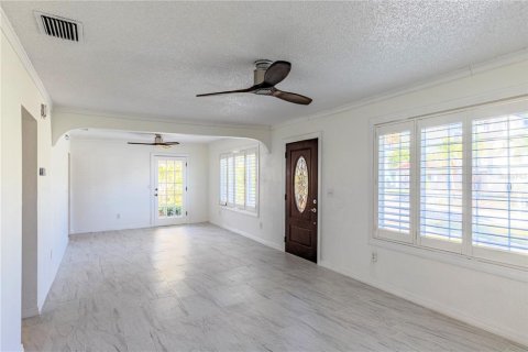 Villa ou maison à vendre à Clearwater, Floride: 3 chambres, 196.95 m2 № 2403010 - photo 4