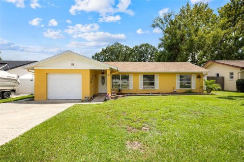House in Tampa, Florida 3 bedrooms, 123.19 sq.m. № 1883506 - photo 1