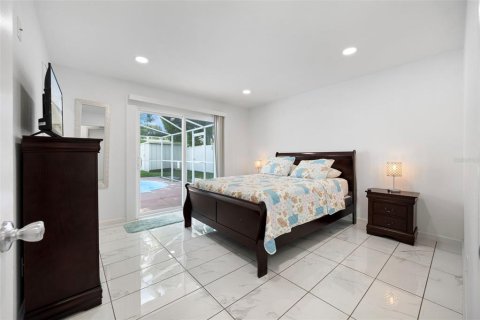 House in Tampa, Florida 3 bedrooms, 123.19 sq.m. № 1883506 - photo 20
