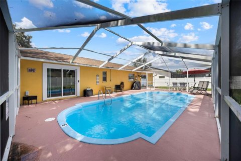 House in Tampa, Florida 3 bedrooms, 123.19 sq.m. № 1883506 - photo 26
