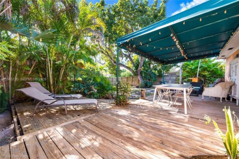 Villa ou maison à vendre à Miami, Floride: 4 chambres, 239.13 m2 № 2004591 - photo 12