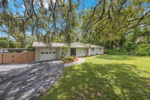 House in Tampa, Florida 3 bedrooms, 139.54 sq.m. № 1876251 - photo 1