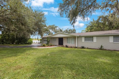 House in Tampa, Florida 3 bedrooms, 139.54 sq.m. № 1876251 - photo 2