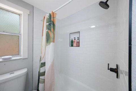 House in Tampa, Florida 3 bedrooms, 139.54 sq.m. № 1876251 - photo 22