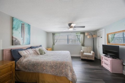House in Tampa, Florida 3 bedrooms, 139.54 sq.m. № 1876251 - photo 18