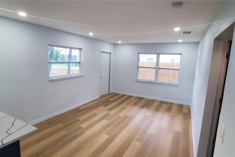 Apartamento en alquiler en Tampa, Florida, 2 dormitorios, 69.68 m2 № 1832807 - foto 6