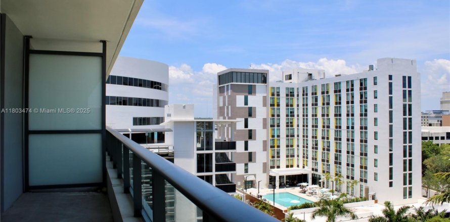 Condominio en Aventura, Florida, 1 dormitorio № 1740153