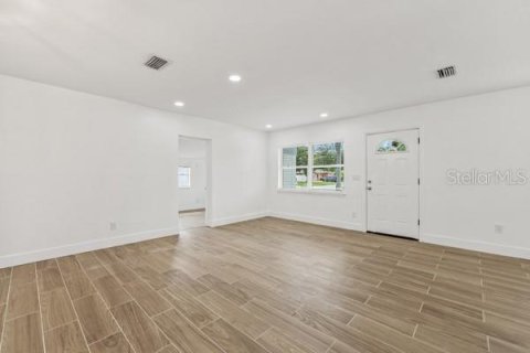 House in Tampa, Florida 3 bedrooms, 119.1 sq.m. № 1893847 - photo 9