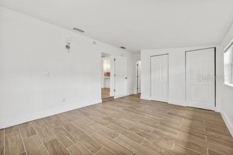 House in Tampa, Florida 3 bedrooms, 119.1 sq.m. № 1893847 - photo 14