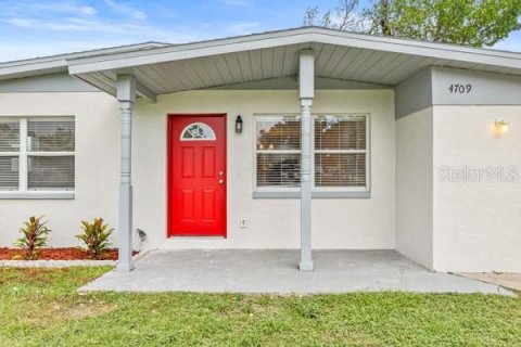 House in Tampa, Florida 3 bedrooms, 119.1 sq.m. № 1893847 - photo 3