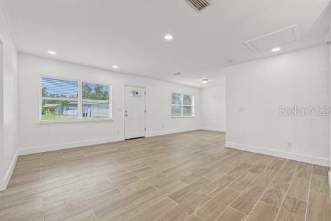 House in Tampa, Florida 3 bedrooms, 119.1 sq.m. № 1893847 - photo 8