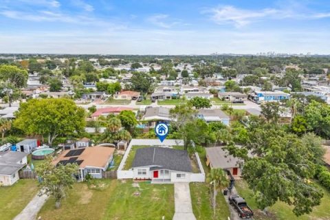 House in Tampa, Florida 3 bedrooms, 119.1 sq.m. № 1893847 - photo 4
