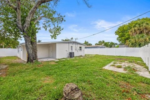 House in Tampa, Florida 3 bedrooms, 119.1 sq.m. № 1893847 - photo 24