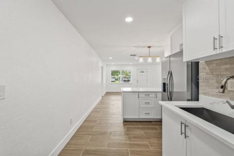 House in Tampa, Florida 3 bedrooms, 119.1 sq.m. № 1893847 - photo 17