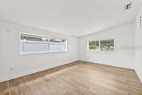 House in Tampa, Florida 3 bedrooms, 119.1 sq.m. № 1893847 - photo 15