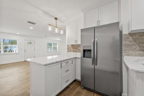House in Tampa, Florida 3 bedrooms, 119.1 sq.m. № 1893847 - photo 16