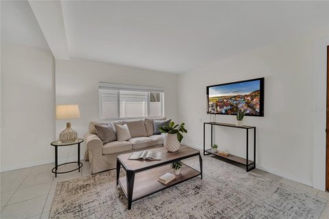 Casa en alquiler en Palm Harbor, Florida, 4 dormitorios, 140.47 m2 № 1905056 - foto 8