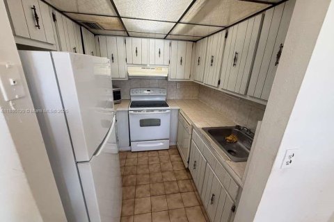 Copropriété à louer à Hialeah, Floride: 2 chambres, 70.61 m2 № 1932293 - photo 9