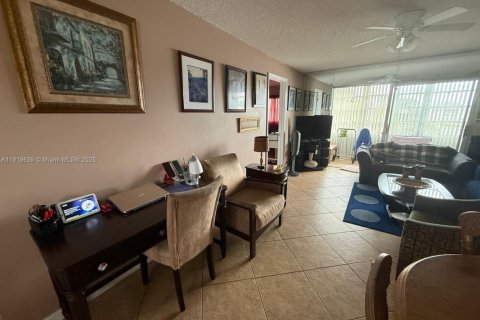 Снять в аренду кондоминиум в Санрайз, Флорида 2 спальни, 78.97м2, № 1975027 - фото 9