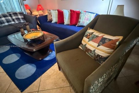 Снять в аренду кондоминиум в Санрайз, Флорида 2 спальни, 78.97м2, № 1975027 - фото 15