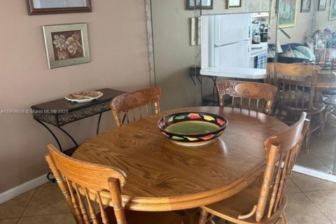 Снять в аренду кондоминиум в Санрайз, Флорида 2 спальни, 78.97м2, № 1975027 - фото 11