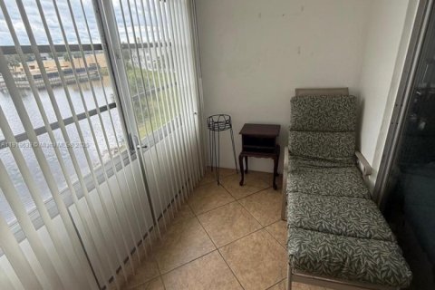 Снять в аренду кондоминиум в Санрайз, Флорида 2 спальни, 78.97м2, № 1975027 - фото 30