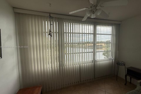 Снять в аренду кондоминиум в Санрайз, Флорида 2 спальни, 78.97м2, № 1975027 - фото 29