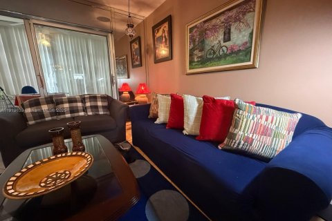 Снять в аренду кондоминиум в Санрайз, Флорида 2 спальни, 78.97м2, № 1975027 - фото 14