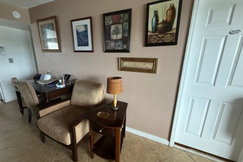 Снять в аренду кондоминиум в Санрайз, Флорида 2 спальни, 78.97м2, № 1975027 - фото 8