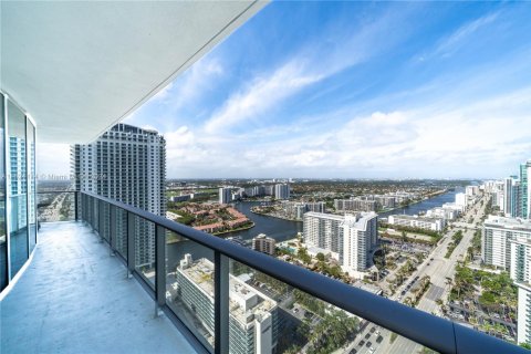 Condominio en venta en Hollywood, Florida, 1 dormitorio, 80.73 m2 № 2019400 - foto 17