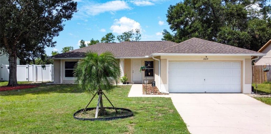 Casa en Clermont, Florida 3 dormitorios, 115.76 m2 № 1908305