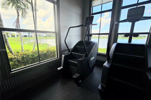 Villa ou maison à louer à Hialeah, Floride: 3 chambres, 154.96 m2 № 2172193 - photo 21