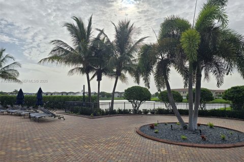 Villa ou maison à louer à Hialeah, Floride: 3 chambres, 154.96 m2 № 2172193 - photo 27
