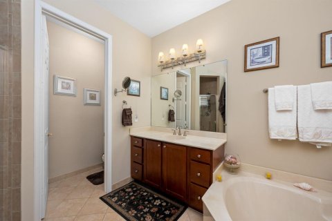 House in Port St. Lucie, Florida 3 bedrooms, 245.54 sq.m. № 2086373 - photo 20
