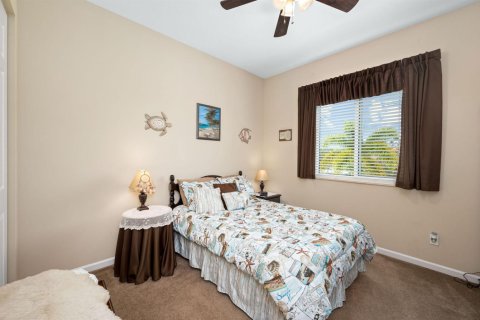 House in Port St. Lucie, Florida 3 bedrooms, 245.54 sq.m. № 2086373 - photo 16