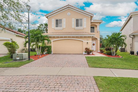 House in Port St. Lucie, Florida 3 bedrooms, 245.54 sq.m. № 2086373 - photo 3