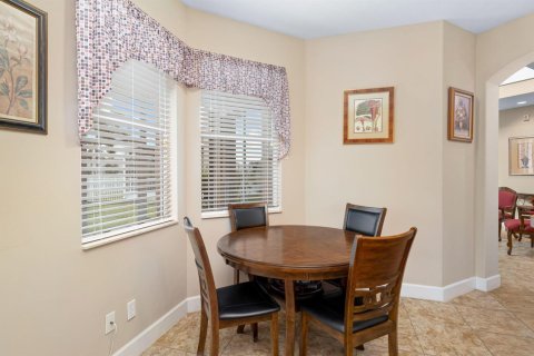 House in Port St. Lucie, Florida 3 bedrooms, 245.54 sq.m. № 2086373 - photo 11