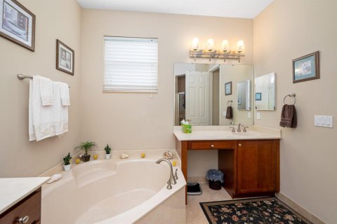 House in Port St. Lucie, Florida 3 bedrooms, 245.54 sq.m. № 2086373 - photo 21