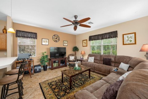 House in Port St. Lucie, Florida 3 bedrooms, 245.54 sq.m. № 2086373 - photo 9