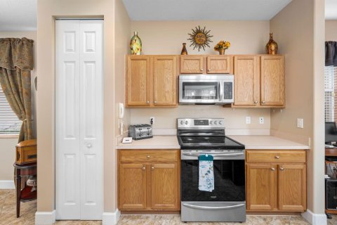 House in Port St. Lucie, Florida 3 bedrooms, 245.54 sq.m. № 2086373 - photo 7