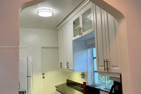 Снять в аренду кондоминиум в Майами-Бич, Флорида 1 спальня, 65.96м2, № 1964047 - фото 10