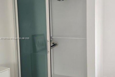 Снять в аренду кондоминиум в Майами-Бич, Флорида 1 спальня, 65.96м2, № 1964047 - фото 20