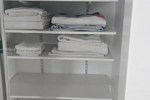 Снять в аренду кондоминиум в Майами-Бич, Флорида 1 спальня, 65.96м2, № 1964047 - фото 21