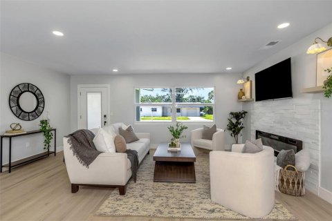 House in Bradenton, Florida 3 bedrooms, 135.27 sq.m. № 1845419 - photo 9