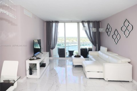 Condominio en venta en Hollywood, Florida, 1 dormitorio, 75.9 m2 № 2008246 - foto 5