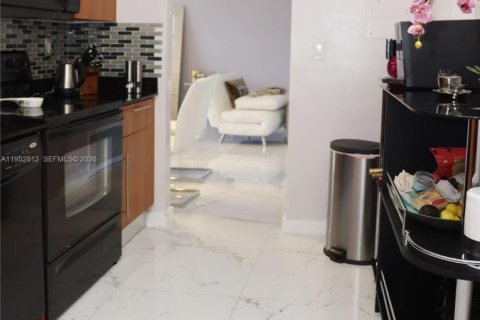 Condominio en venta en Hollywood, Florida, 1 dormitorio, 75.9 m2 № 2008246 - foto 9